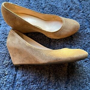 Franco Sarto caramel colored shade wedges - size 7.5
